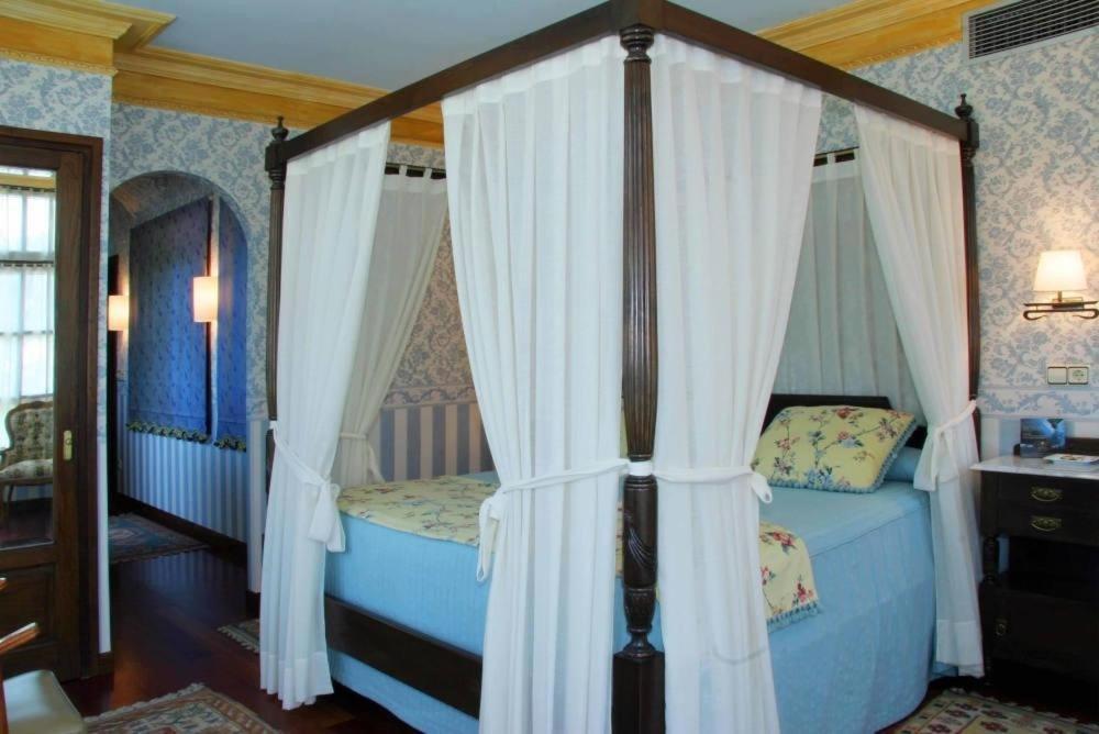 Hotel Palacete Real Villamayor  Экстерьер фото