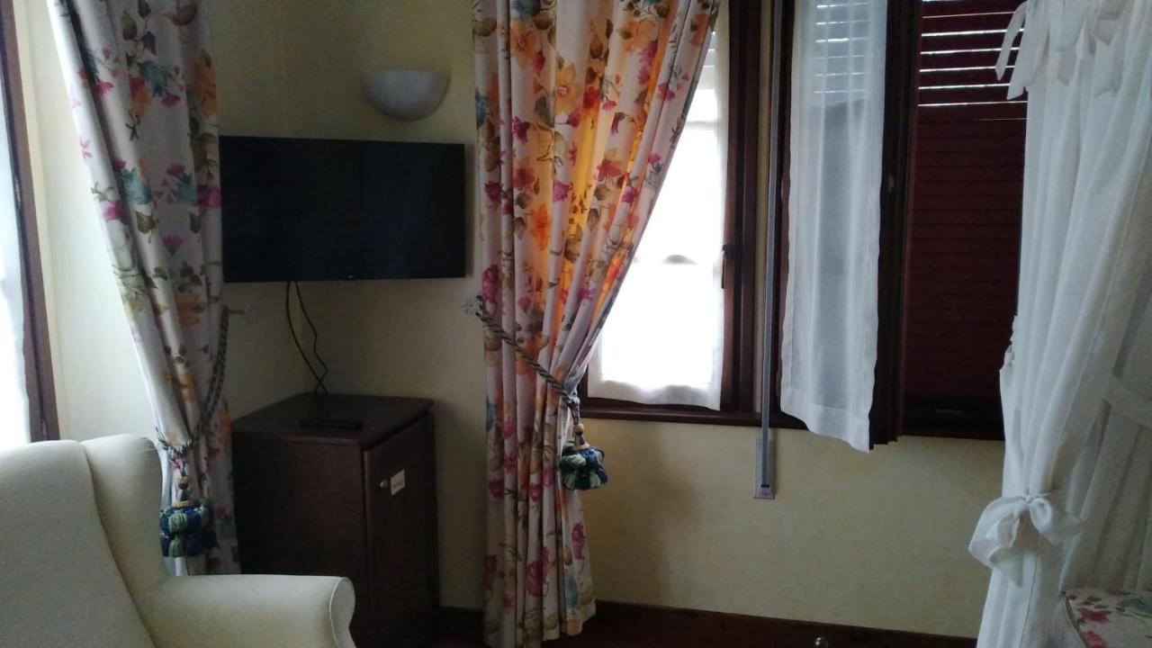 Hotel Palacete Real Villamayor  Экстерьер фото