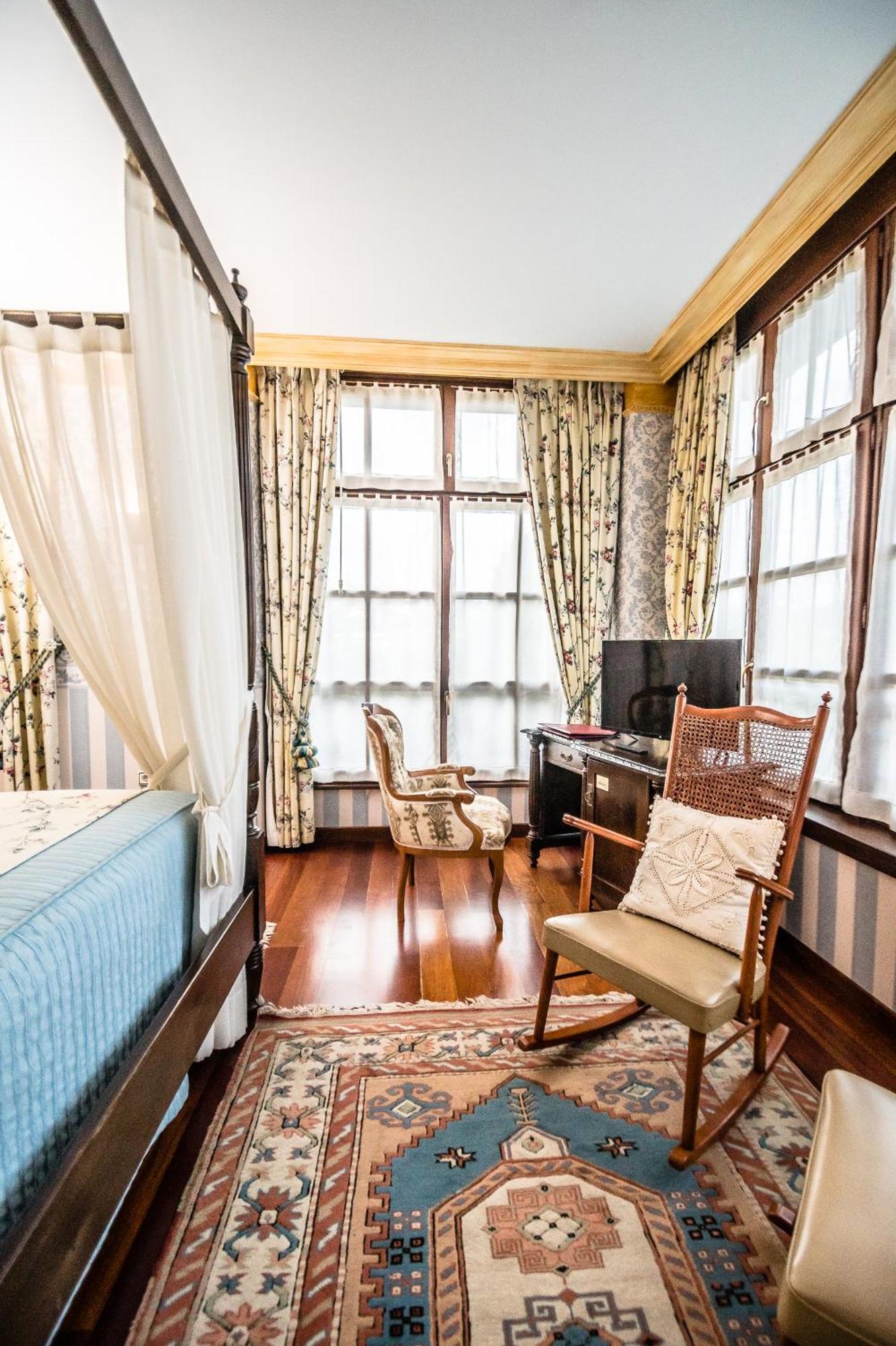 Hotel Palacete Real Villamayor  Экстерьер фото
